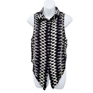 2/$20 Garage Black & White Buttons Down Top Blouse Size: Large